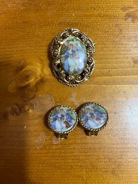 Gold-Tone Portrait Cameo Brooch and Clip-On Earrings Set - Blue and Cream
